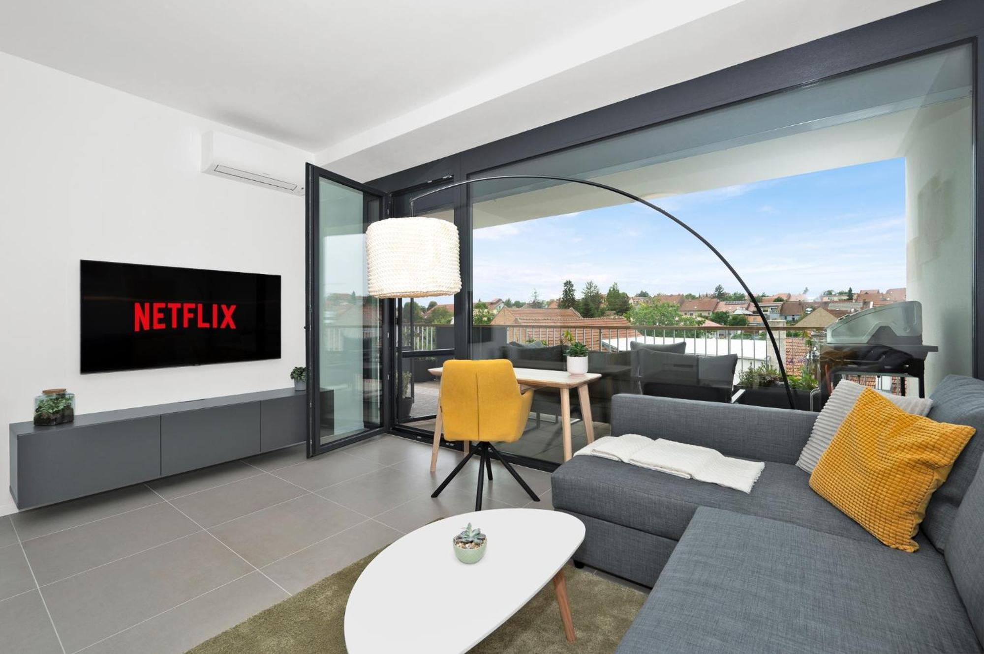 Fully Equipped Apartments With Terraces, Free Garage Parking, Netflix & Ac - By Apartmany Slapanice Cz Exterior foto