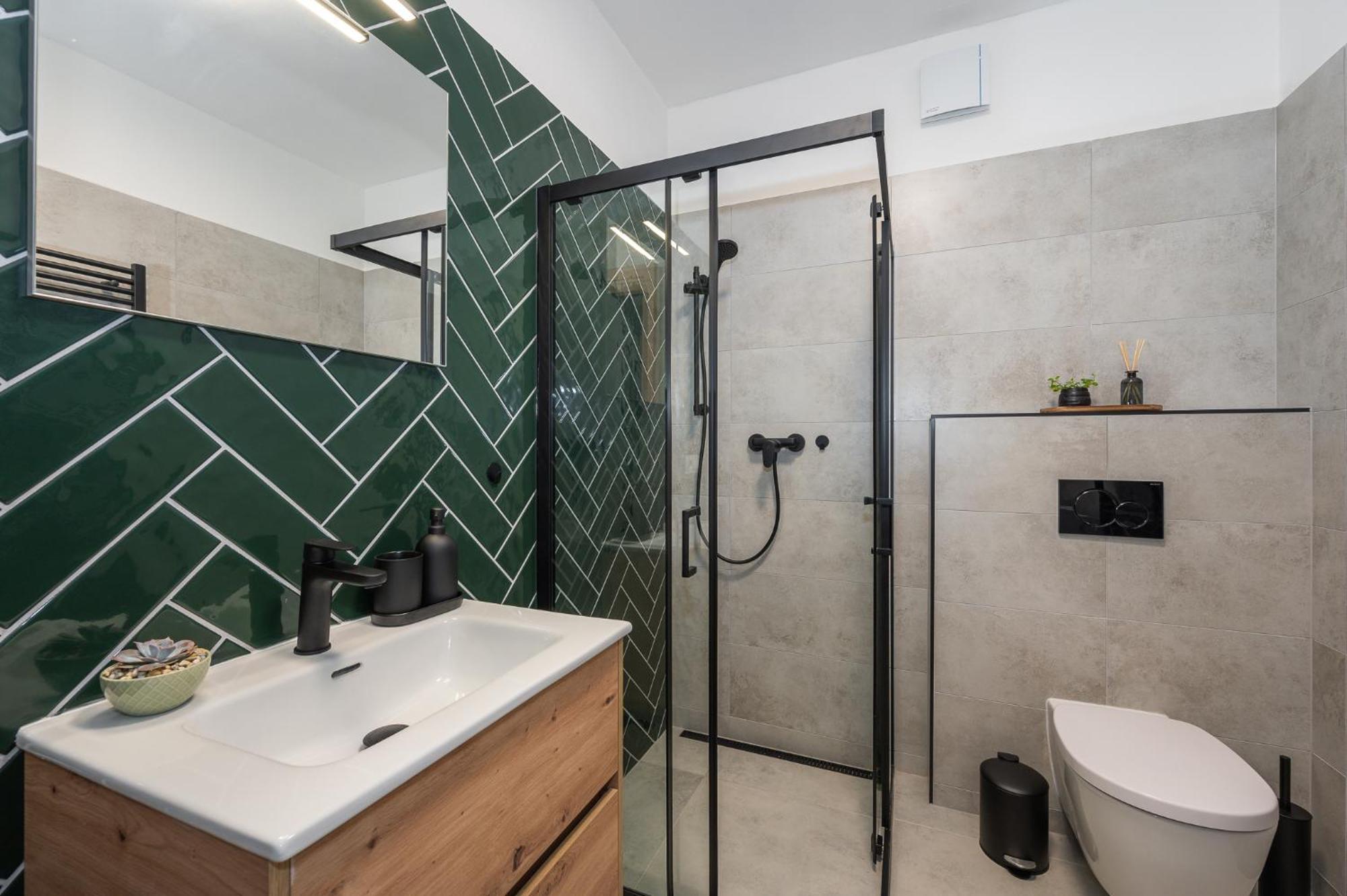 Fully Equipped Apartments With Terraces, Free Garage Parking, Netflix & Ac - By Apartmany Slapanice Cz Exterior foto