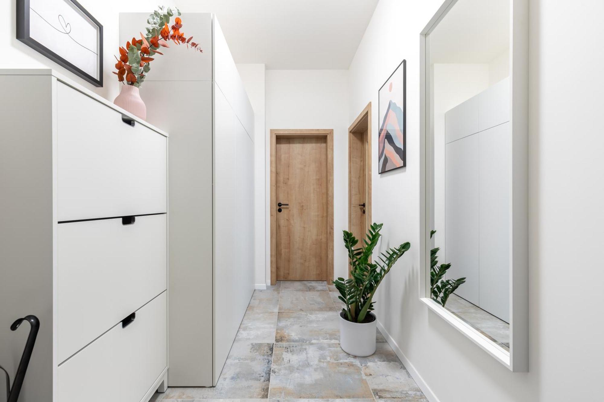 Fully Equipped Apartments With Terraces, Free Garage Parking, Netflix & Ac - By Apartmany Slapanice Cz Exterior foto