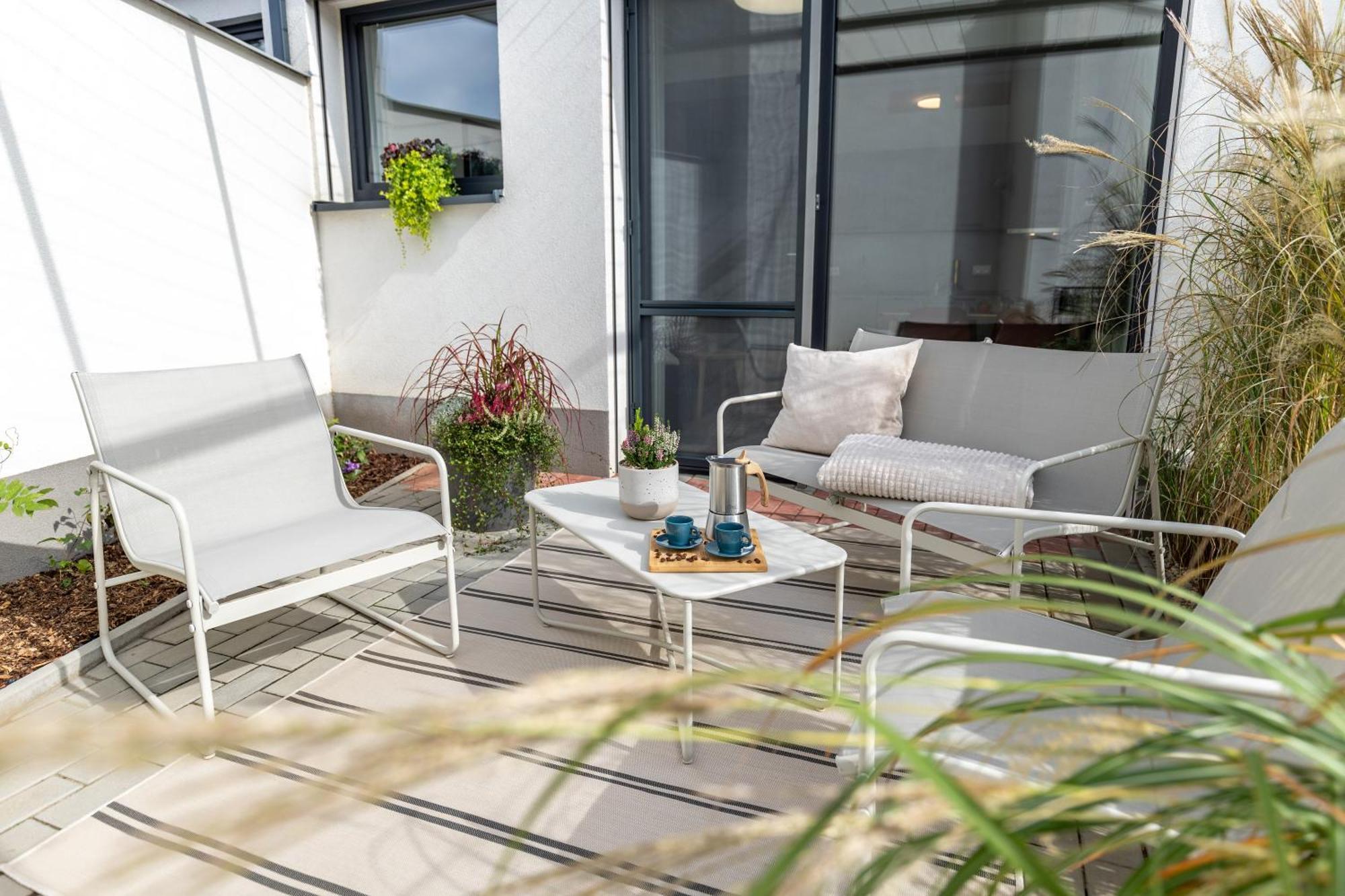 Fully Equipped Apartments With Terraces, Free Garage Parking, Netflix & Ac - By Apartmany Slapanice Cz Exterior foto